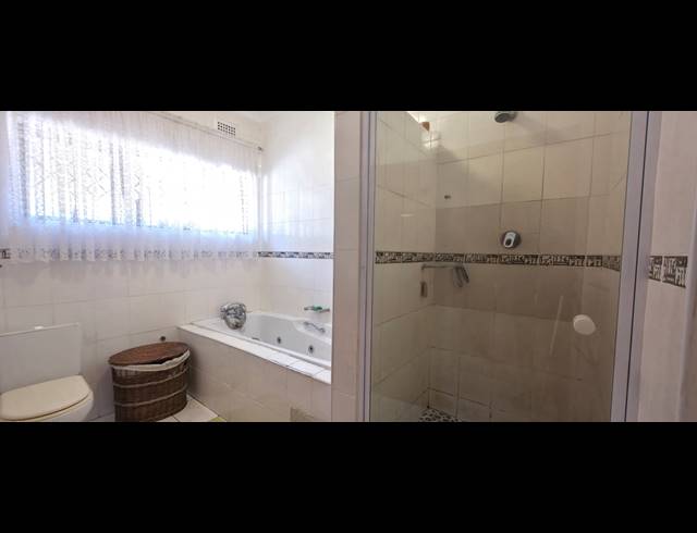 4 BEDROOM HOUSE FOR SALE IN SYDENHAM